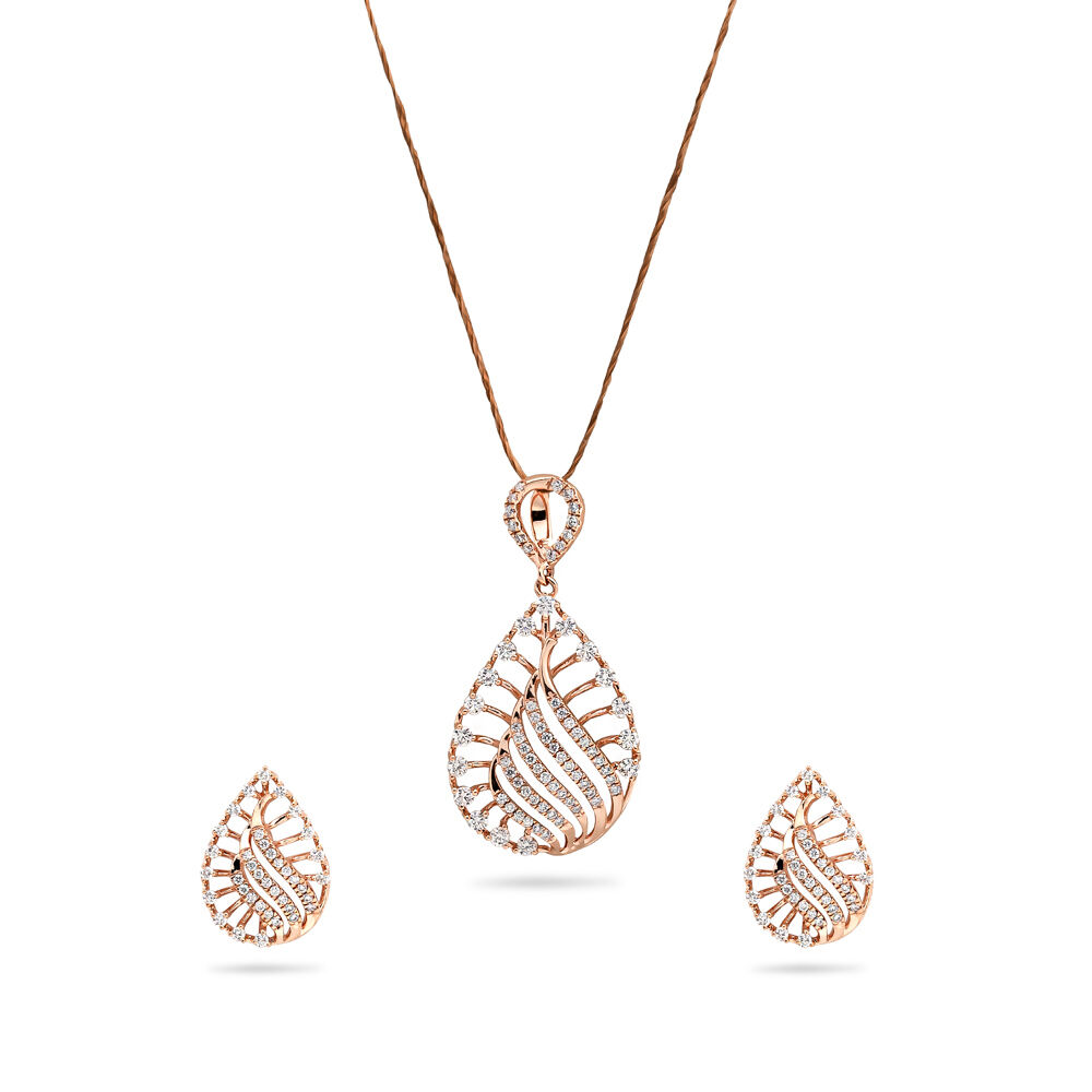 Tanishq Zyra collection white and yellow gold hydrangea